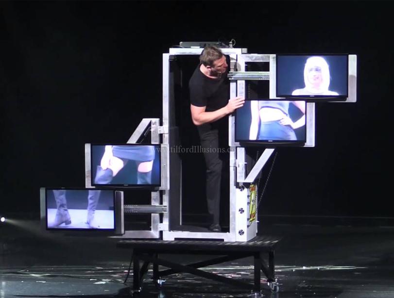 '-Split Screens by Jamie Allan- thumbnail